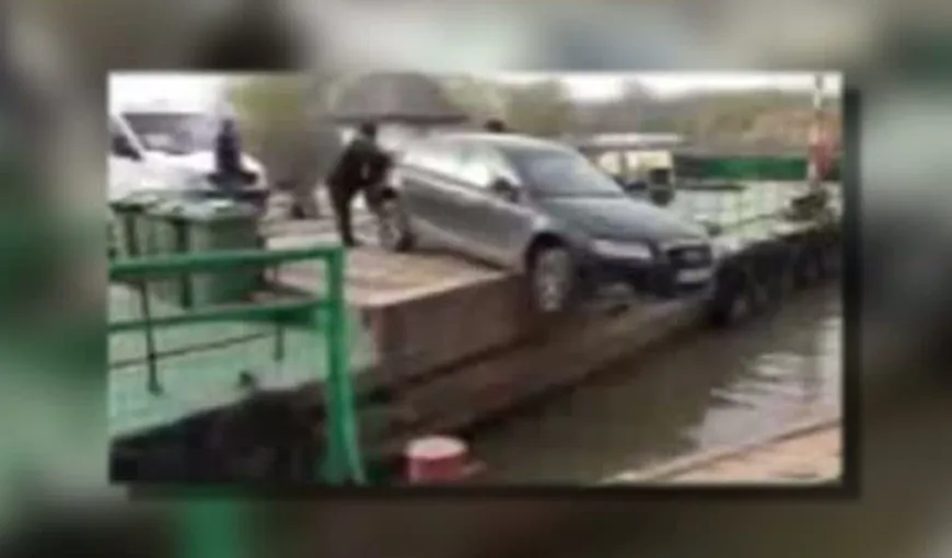 A fost la un pas să cadă cu maşina în Dunăre după ce a uitat să tragă frâna de mână VIDEO