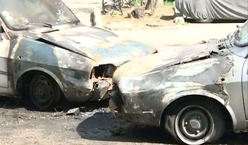 Trei suspecţi, audiaţi în cazul incendierii maşinilor din Drumul Taberei, din Capitală