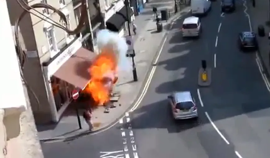 Explozie la Londra: O minge uriaşă de foc, proiectată pe trotuar VIDEO
