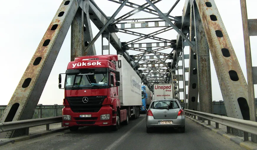 Traficul greu a fost restricţionat pe Podul Prieteniei Giurgiu-Ruse