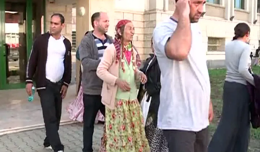 Romii evazionişti din Sinteşti, circ la aflarea veştii că vor fi arestaţi VIDEO