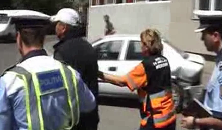 Taximetrist prins cu alcoolemie uriaşă în timpul serviciului, după ce a făcut accident VIDEO