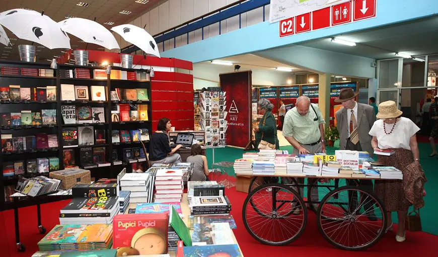 Salonul Internaţional de Carte Bookfest s-a deschis: Editurile au reduceri de până la 70%