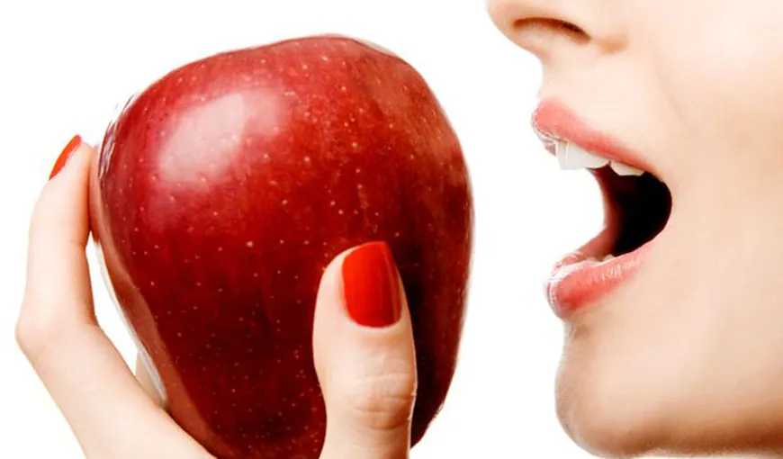 Cum trebuie mâncate merele pentru a profita din plin de calităţile lor