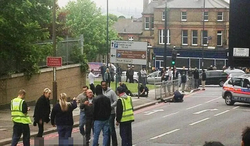 MILITARUL DECAPITAT LA LONDRA: Noi imagini ŞOCANTE din timpul atacului terorist VIDEO