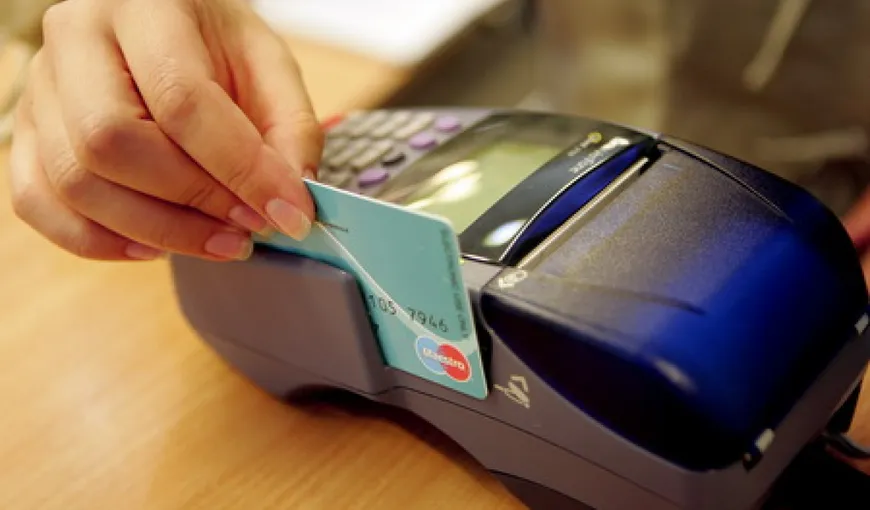 Comisioanele la plata cu cardul sunt mai mari la băncile din România decât la cele din UE