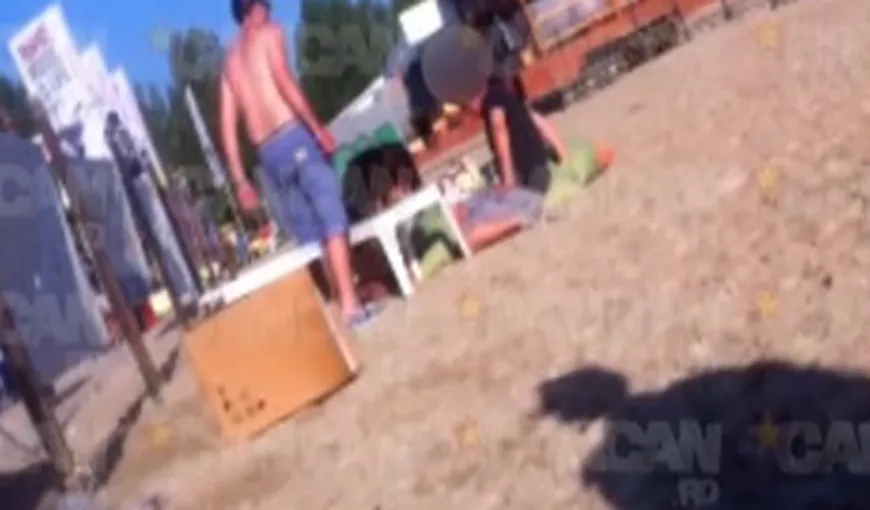 Trei tineri s-au drogat pe plaja din Mamaia în văzul tuturor VIDEO
