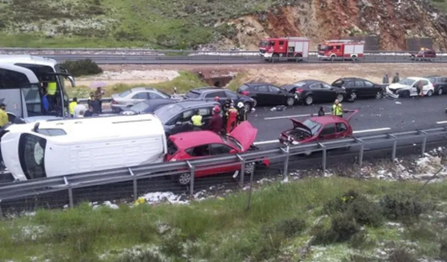 Carambol pe autostradă, în Spania. Cel puţin 45 de maşini s-au ciocnit din cauza grindinei VIDEO