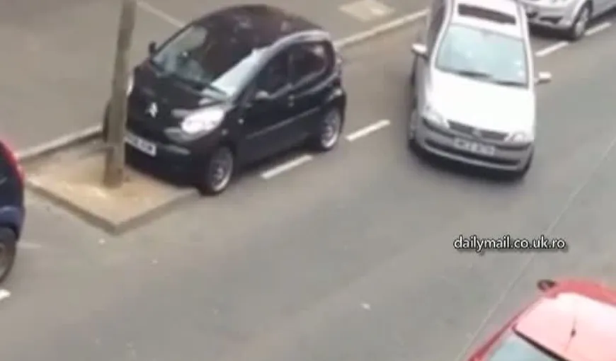 Viralul zilei: I-a luat 30 de minute pentru a-şi parca maşina VIDEO