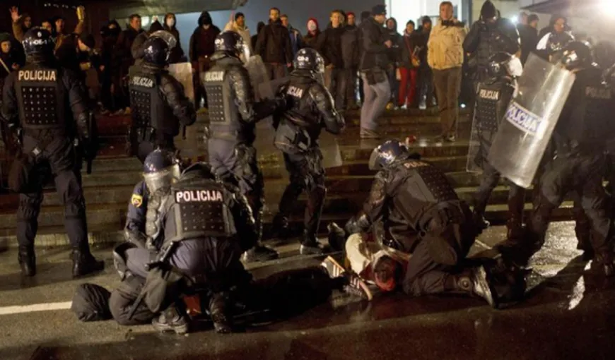 Primul protestatar arestat după violenţele din 2012, din Capitală, cere daune de peste 500.000 euro
