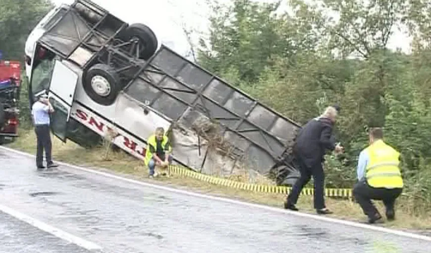 Un autocar cu 25 de navetişti, implicat într-un accident, în Bistriţa VIDEO