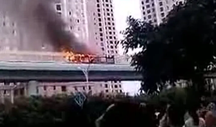 AUTOCAR ÎN FLĂCĂRI, în China: 42 de persoane au murit, iar alte 30 au fost rănite VIDEO