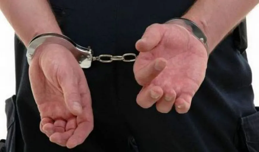 Tâlharii prinşi în Bucureşti, suspectaţi de jafuri de sute de mii de dolari