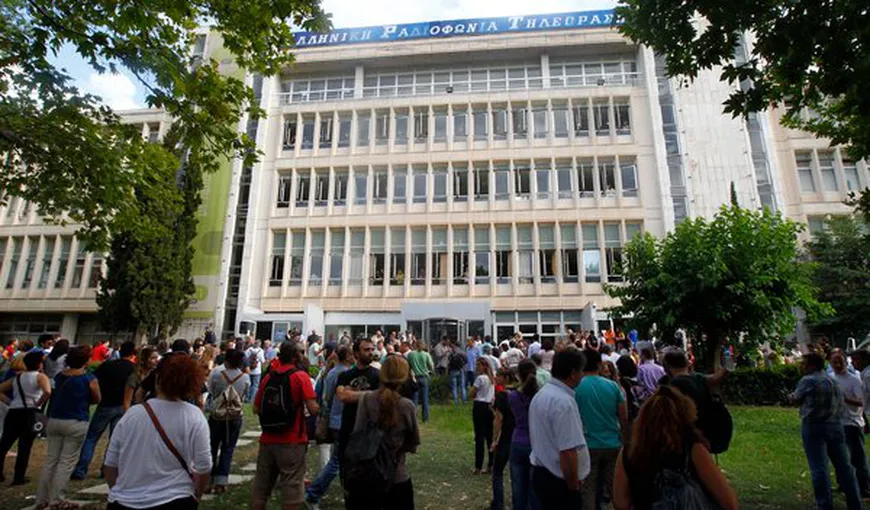 Criza din Grecia loveşte mass-media: Televiziunea şi radioul de stat se închid temporar