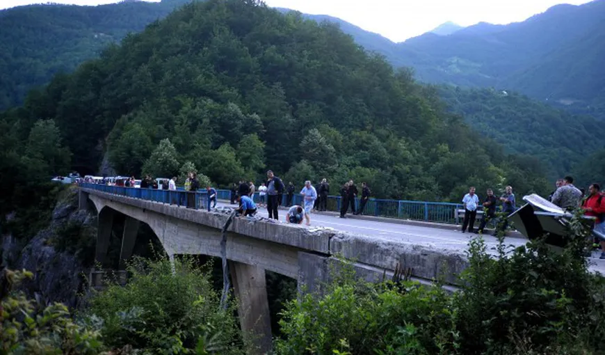 Nouă IPOTEZĂ în cazul tragediei din Muntenegru: Şoferul a fost ORBIT de lumină la ieşirea din tunel