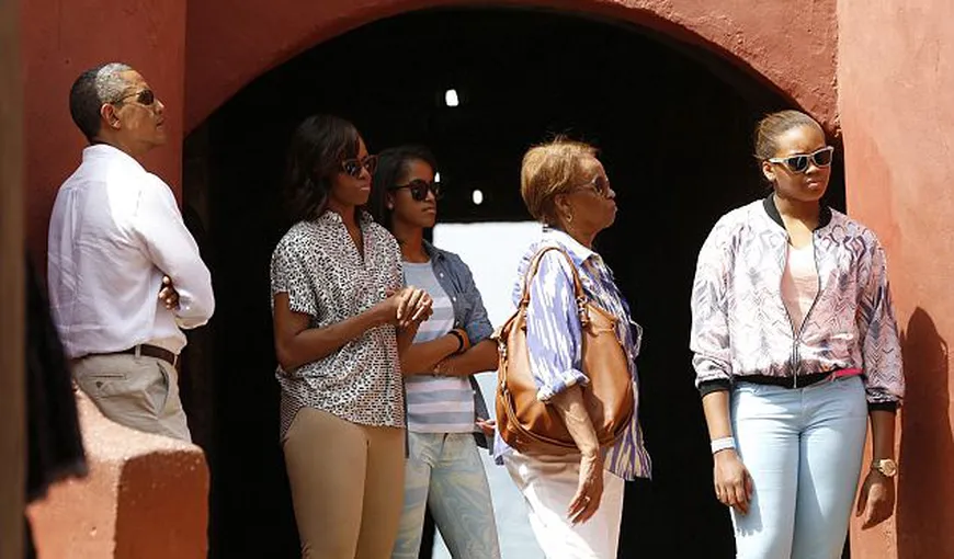 Obama a vizitat alături de familie insula Goree, simbol al comerţului cu sclavi din Africa