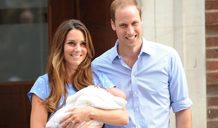 Prinţul George al Marii Britanii abia s-a născut şi are o păpuşă cu chipul său FOTO