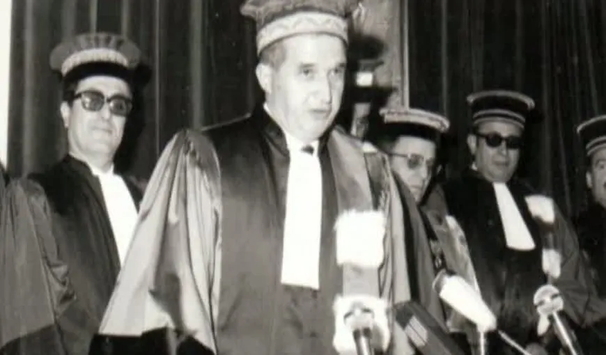Cum a obţinut Nicolae Ceauşescu diplomele de Bacalaureat şi licenţă