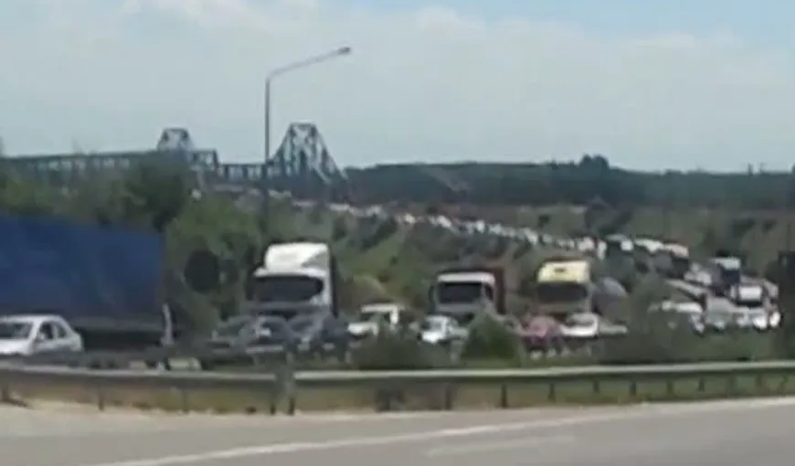 Trafic de coşmar pe A2. Cozile de maşini se întind pe kilometri întregi pe sensul spre Bucureşti