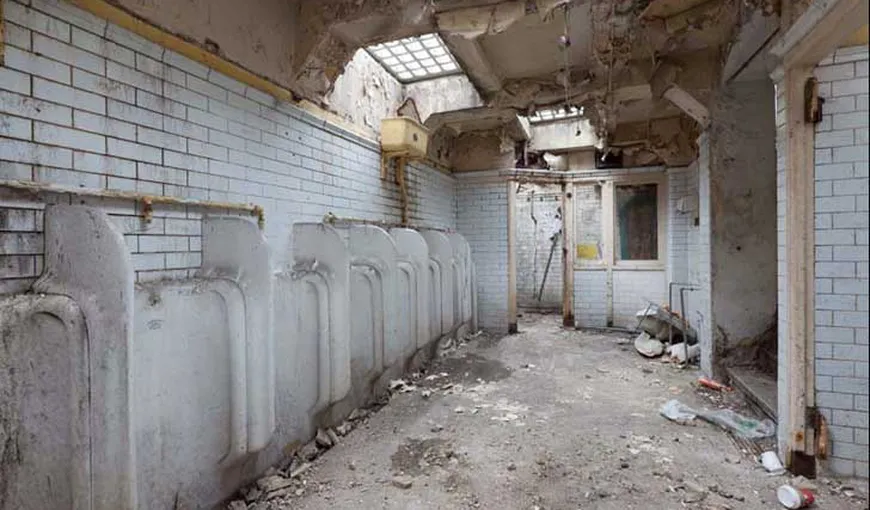O toaletă publică, transformată într-o casă de vis FOTO
