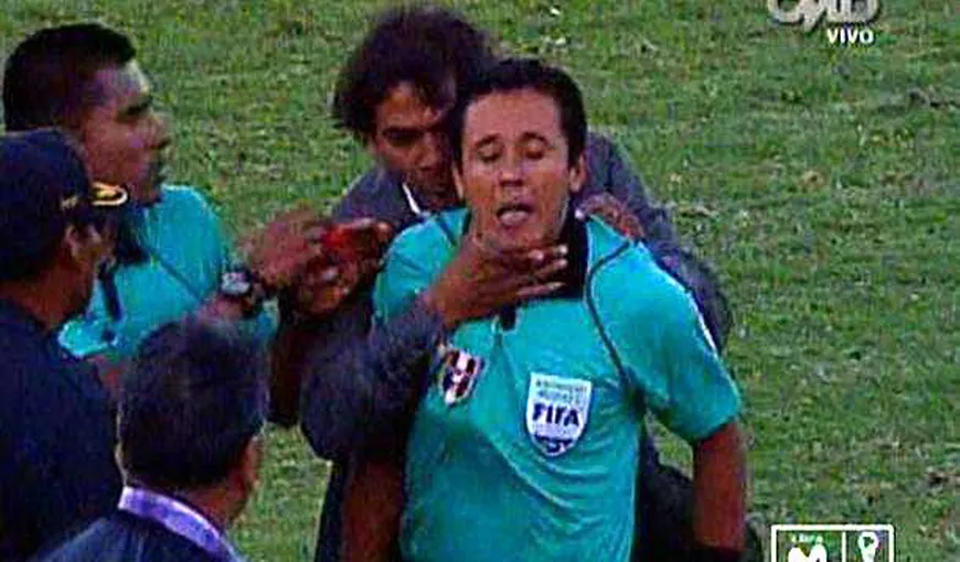 Ionel Ganea, copiat în Peru. Un antrenor nervos a strâns de gât un arbitru asistent VIDEO