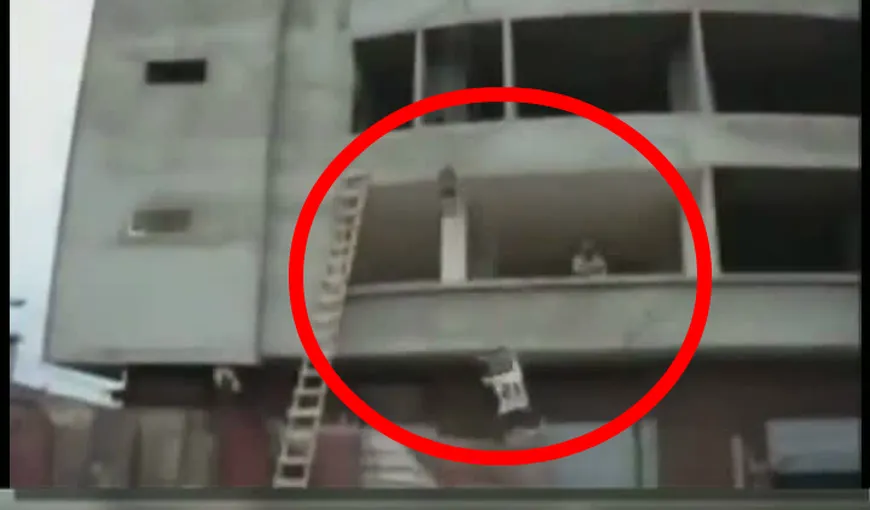 VIRAL pe Internet: Cum urcă DOREL o găleată cu ciment la etaj VIDEO