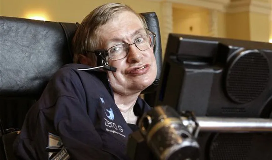 Stephen Hawking povesteşte că medicii s-au oferit să oprească aparatele care îl ţineau în viaţă