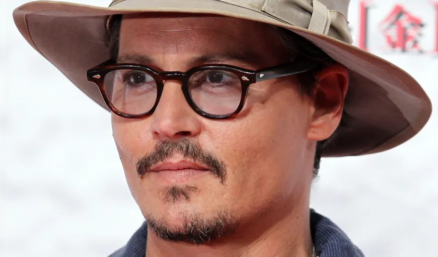 Johnny Depp este un actor EXCENTRIC. Cum a apărut pe covorul roşu GALERIE FOTO
