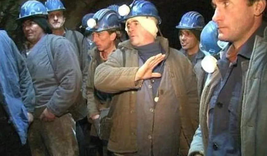 Minerii aflaţi în subteran la Paroşeni au intrat în GREVA FOAMEI VIDEO
