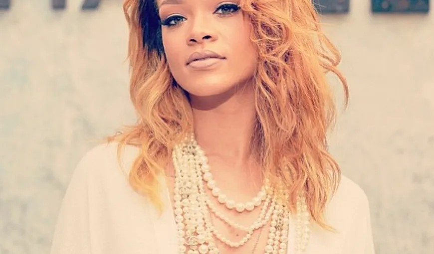 Rihanna şi-a schimbat, din nou, COAFURA. Vezi cum arată acum FOTO
