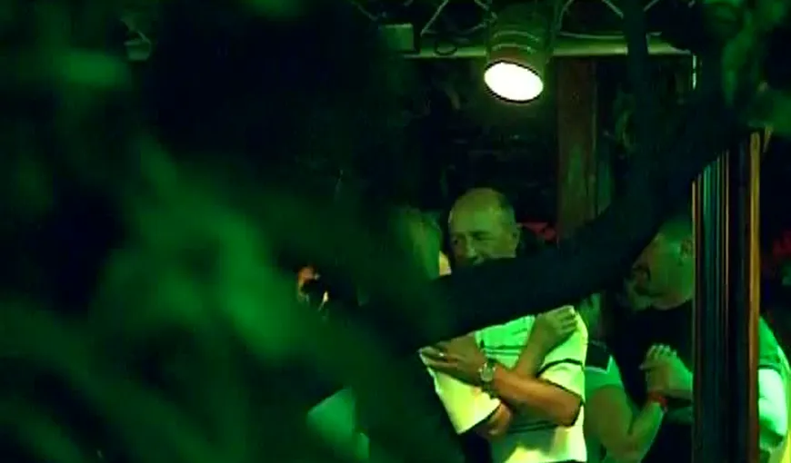 Traian Băsescu a dansat la „Cireşica” pe piesa: „O iubire de-o vară” VIDEO