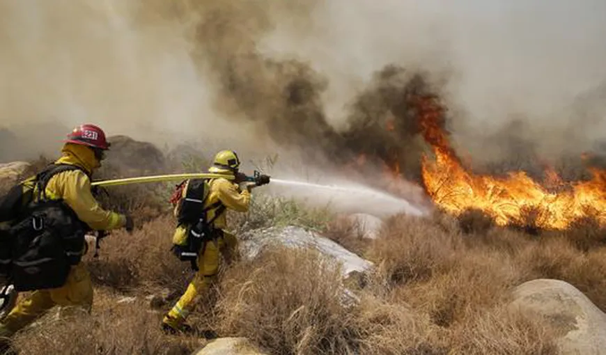 Şase răniţi şi aproximativ 1.800 de persoane evacuate din cauza incendiului din California