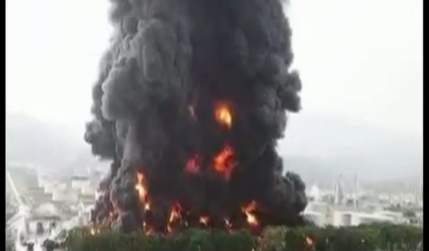 INFERN în Venzuela: Fulgerul a transformat în TORŢĂ uriaşă o rafinărie de petrol VIDEO