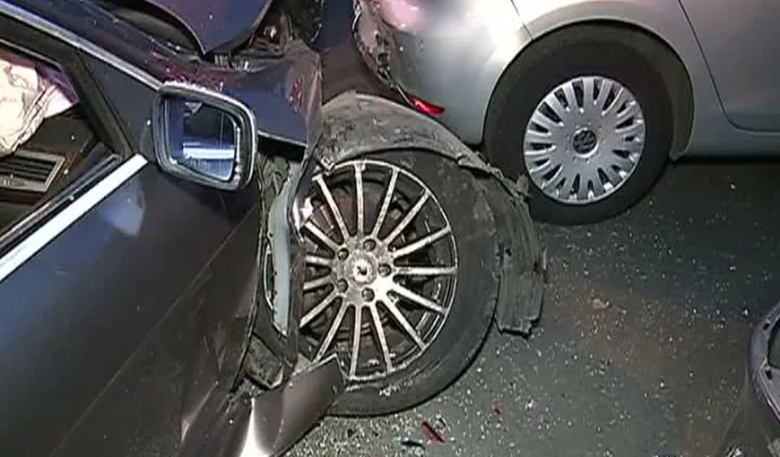 O şoferiţă a LOVIT cinci maşini dintr-o lovitură, în Mamaia VIDEO