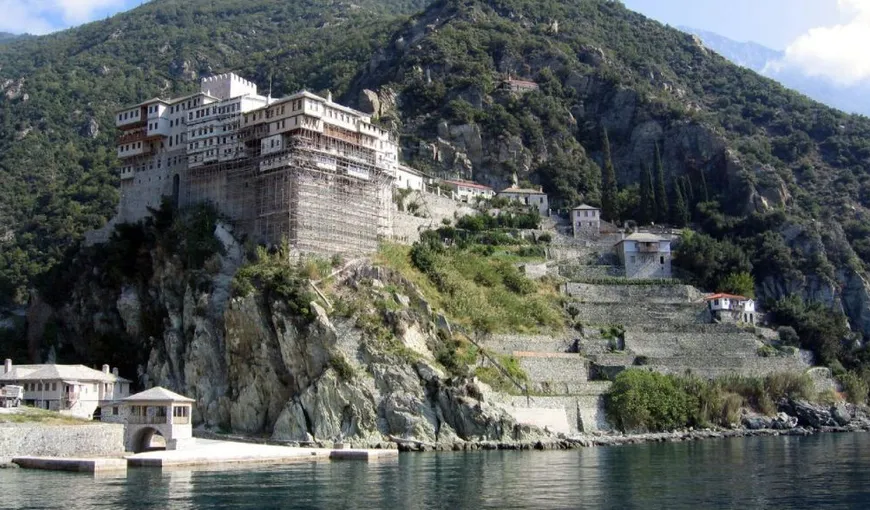 Un fugar român a fost arestat pe Muntele Athos