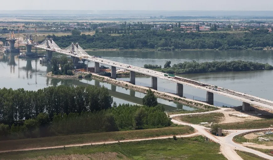Podul Calafat-Vidin va fi închis marţi şi joi, o oră pe zi, pentru lucrări