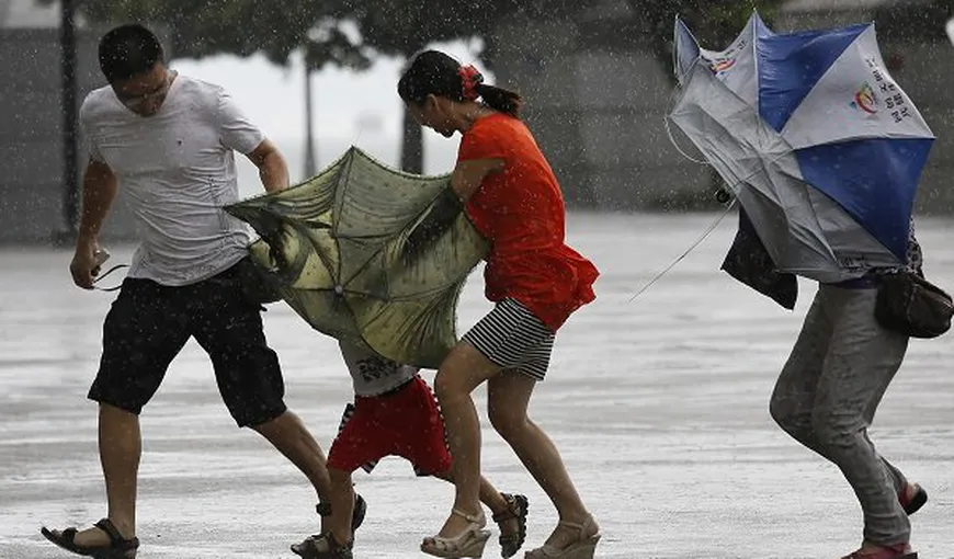 Taifunul Uthor, în China. Vântul puternic şi ploile au devastat regiuni întregi VIDEO