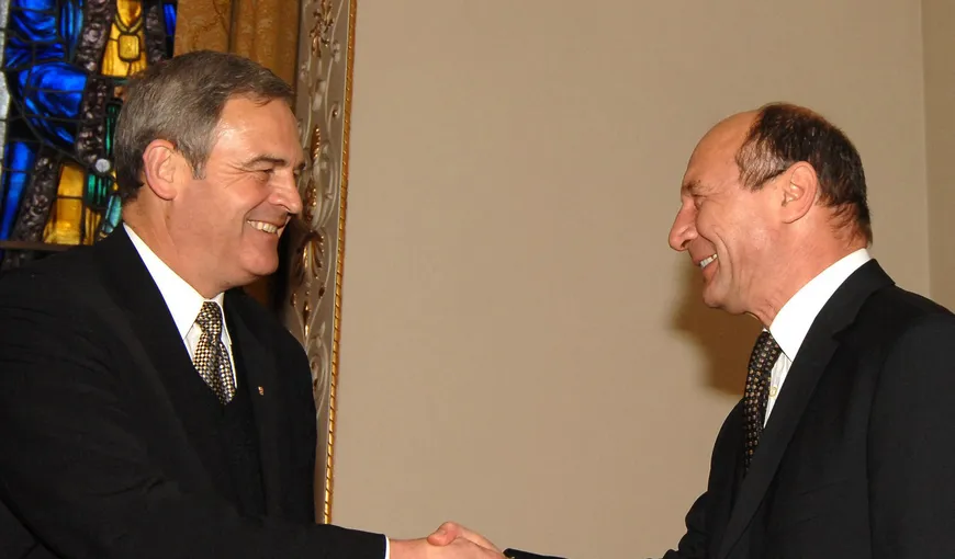 Decoraţia lui Tokes, plată pentru susţinerea lui Băsescu la prezidenţiale