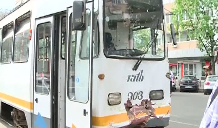 Două tramvaie S-AU CIOCNIT în Capitală. Opt persoane au fost rănite VIDEO
