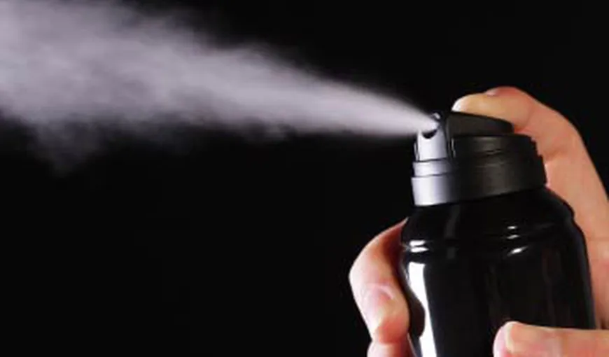 Deodorantele ne pot ÎMBOLNĂVI: Ce afecţiuni grave pot provoca spray-urile