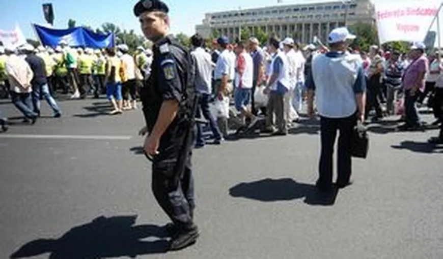 Peste 3.000 de sindicalişti din transporturi au protestat în Bucureşti VIDEO