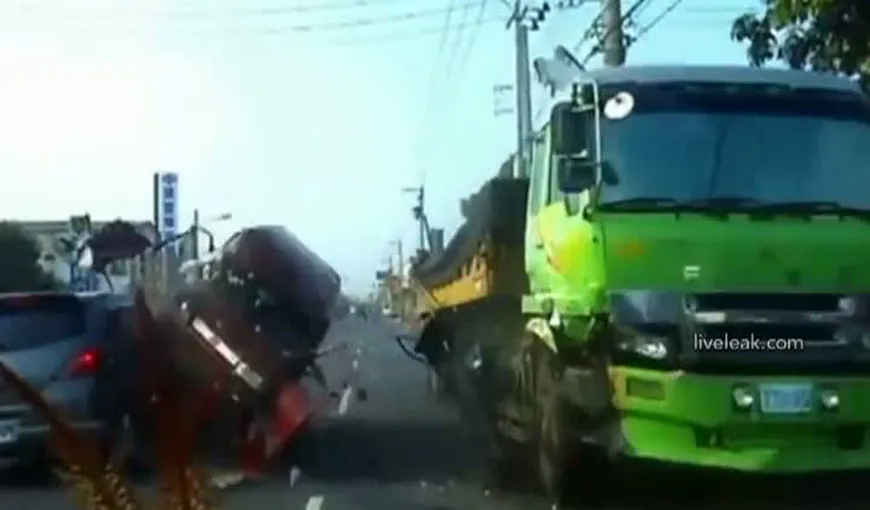 Accident stupid provocat de un şofer, în Taiwan VIDEO