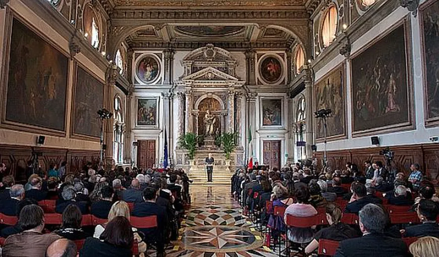 Comisia de la Veneţia aşteaptă proiectul noii Constituţii până la sfârşitul lunii