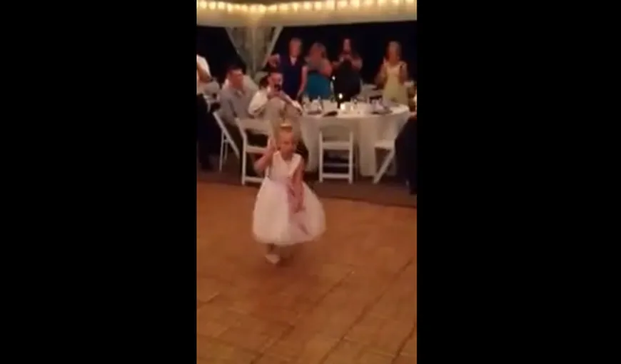 Gangnam Style revine: O fetiţă a uimit invitaţii la o nuntă cu dansul său VIDEO