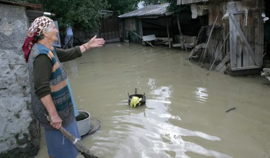 Mai puţin de 10% dintre familiile afectate de inundaţii vor primi despăgubiri de la asiguratori