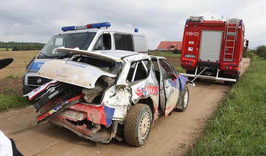 Robert Kubica, un nou accident. S-a răsturnat cu maşina de raliu, pe drum drept VIDEO