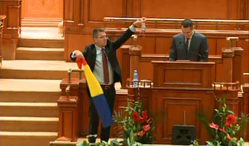 Ponta: Cernea l-a adus în Parlament pe legionarul de mucava Neamţu VIDEO