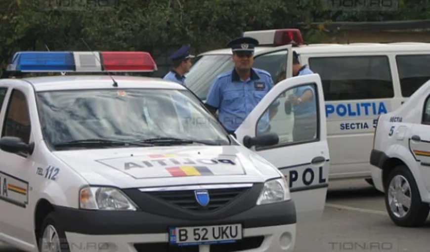 Poliţist bătut în scara blocului la Suceava