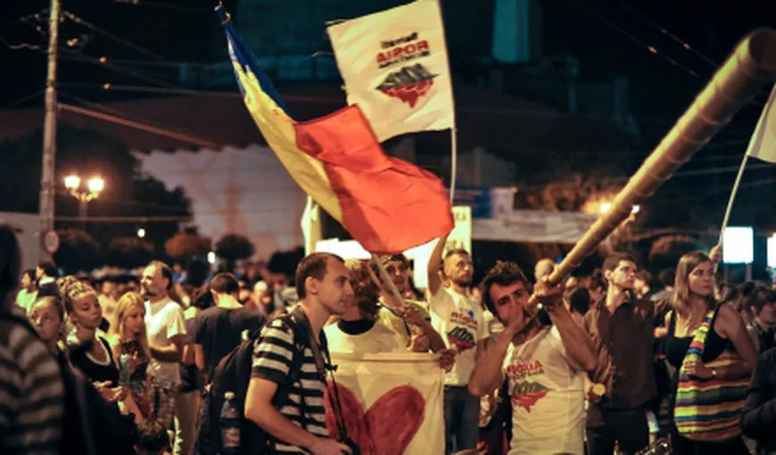 Inpolitics: Protestele anti-Roşia Montană, un pretext pentru prezentarea noii colecții politico-electorale