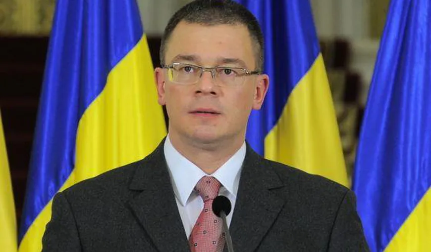 Mihai-Răzvan Ungureanu cere demisia de onoare a ministrului Bugetului şi a şefului INS